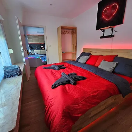 Spa, Jacuzzi & Sauna