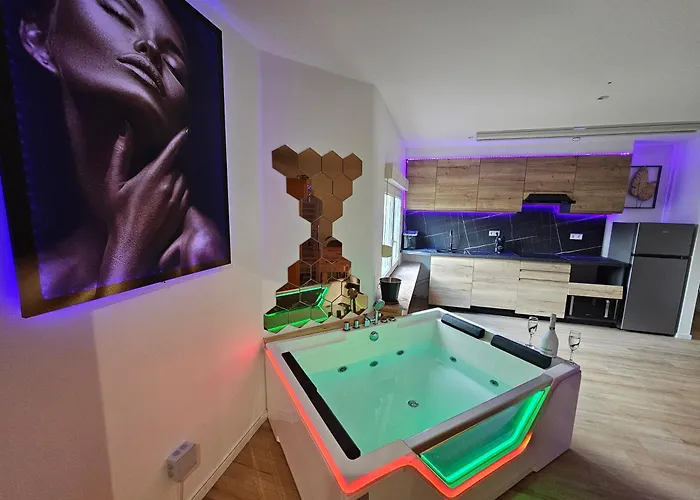 Spa, Jacuzzi & Sauna ディフェルダンジュ